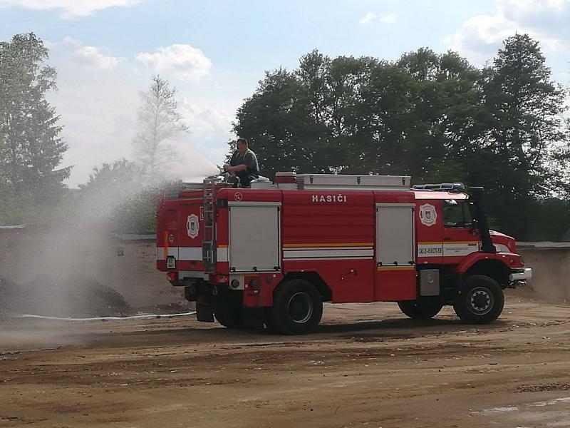 14. 5. 2018 - Spolupráce při kropení stavební plochy po vápení, Jáchymovská ul.