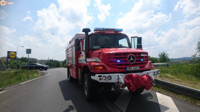 28. 5. 2018 - Odstranění uniklého benzínu z motocyklu po technické závadě, u OD Lidl