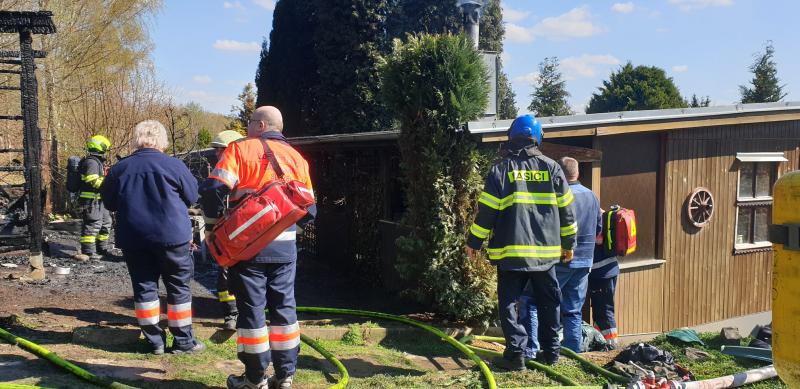 17. 4. 2019 - Požár chatek, Sadov