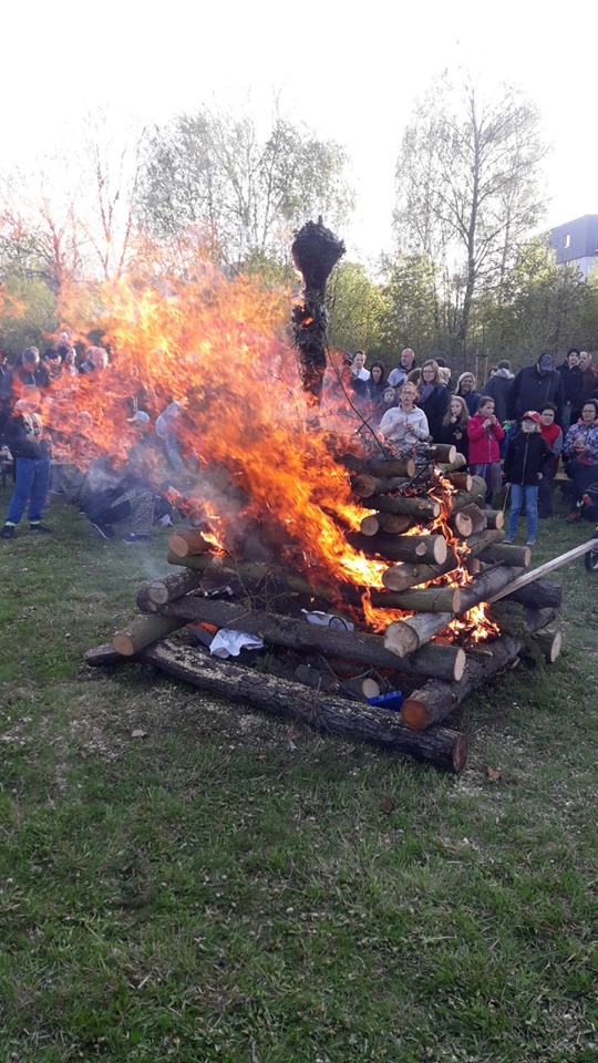 30. 4. 2019 - Požární asistence při pálení čarodějnic, Ostrov