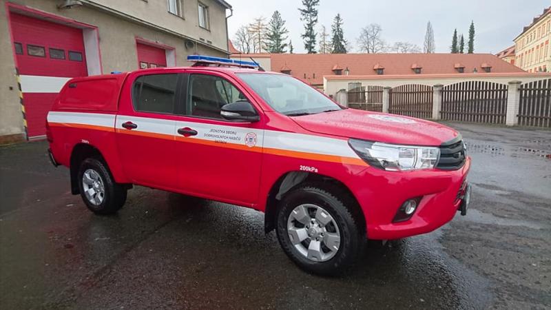 Toyota Hilux 2GD 2,4, univerzální automobil